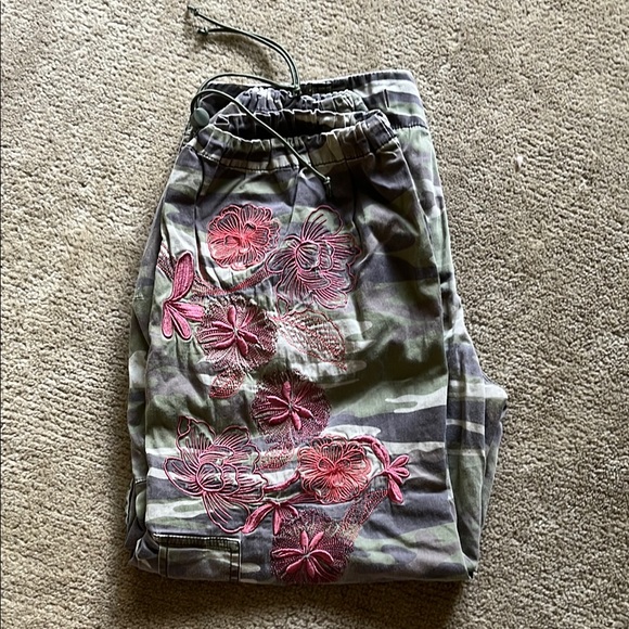 Vintage Express Floral Camo Low Rise Pants - Picture 1 of 5